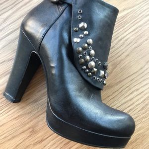 Divarese black leather heel bootie size eu36